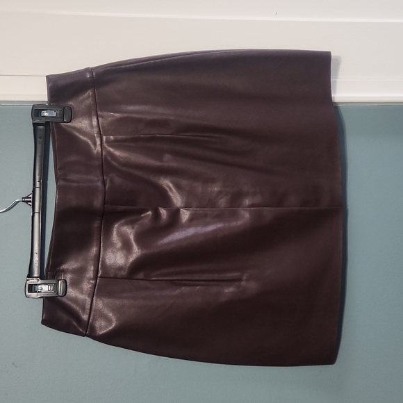 Leather skirt - Picture 2 of 4